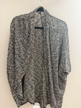 painted threads Black & White Marled Open-Front Cardigan